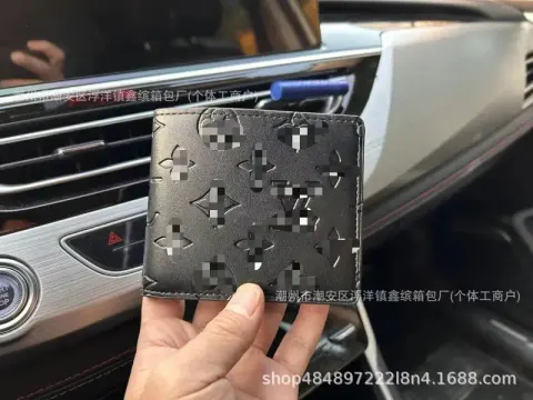 LV Wallet Flowers option Large-character flower