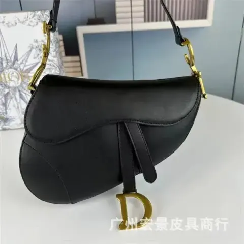 DIOR Saddle option plain black