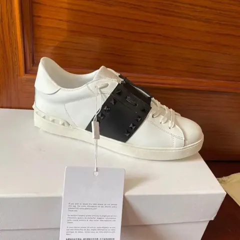 Valentino Garavani Trainers option Black Rivet 14