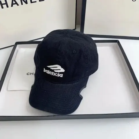 Balenciaga Cap option M white embroidery