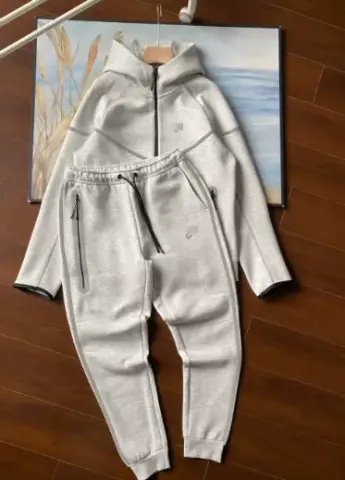 Reflective Tech Fleece Tracksuit option Dark green suit