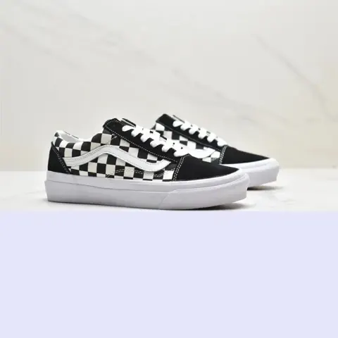 Vans Old Skool Shoes option Anna OS black and white grid low