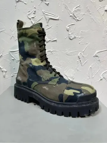 Balenciaga Strike Boots Black option camouflage