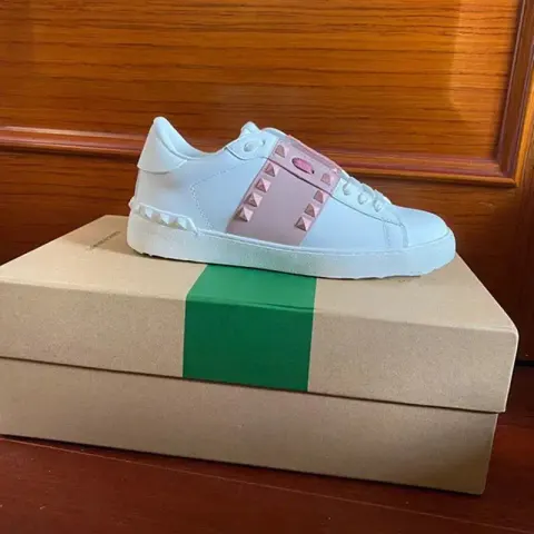 Valentino Garavani Trainers option Pink Rivet 13