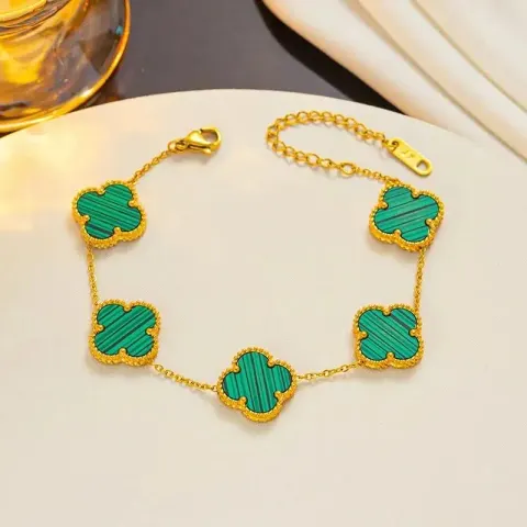 Vancleef Necklace option 913-2 Green Shellfish Bracelet Gold 1.5C
