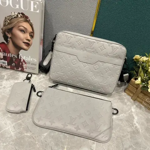 LV Bag option 17