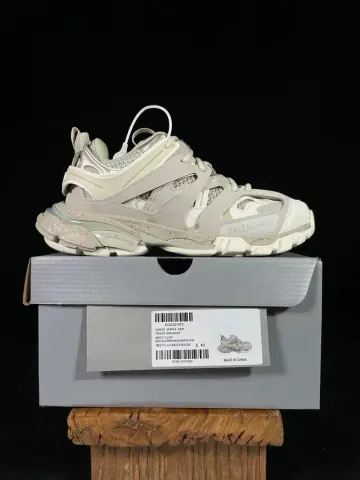 Balenciaga Track Sneakers option Three generations of beige big bottom spray point 49697