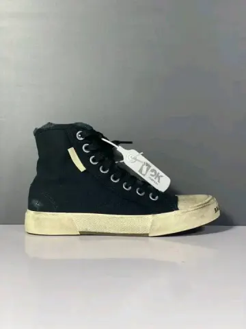 Balenciaga Sneakers option 23