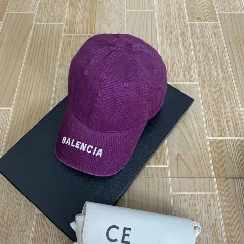Balenciaga Cap option frashed purple brim
