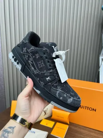 LV Trainers Brown Size option 20