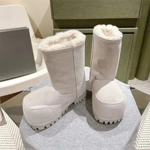 Balenciaga Alaska Fur Boots option White middle tube